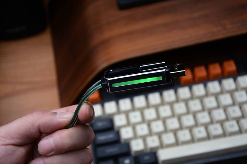 售价千元的视频线是什么感觉，FIBBR光纤发光DP1.4视频线开箱体验