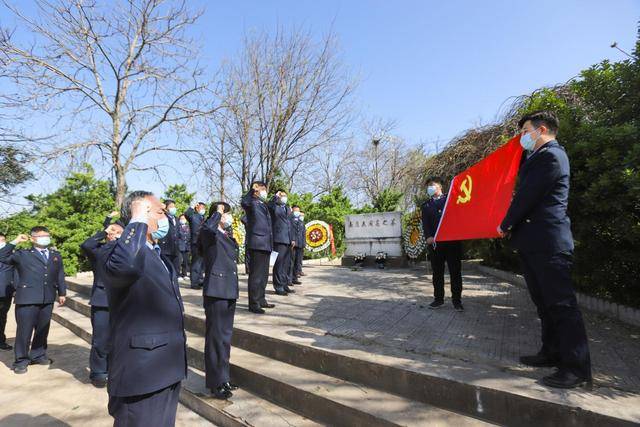 山西夏县:清明时节祭英烈 康杰陵前寄哀思_花圈_嘉康杰_烈士