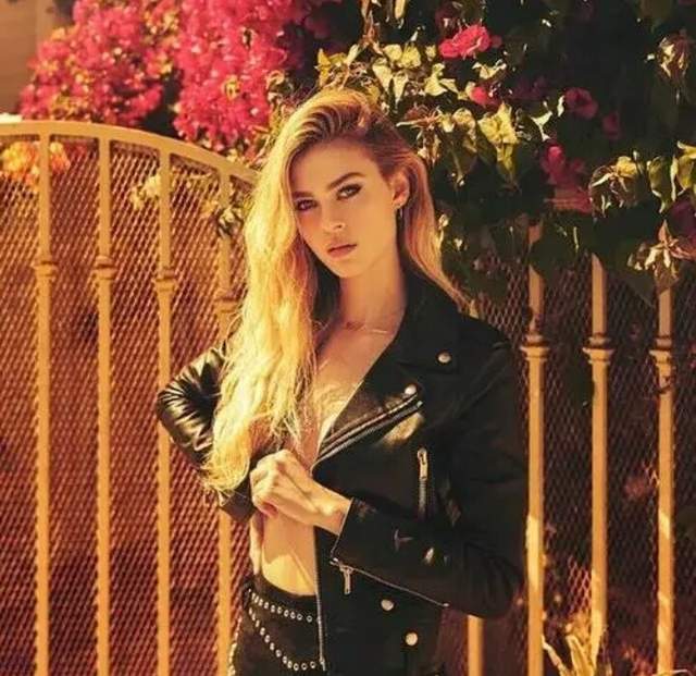 妮可拉·佩尔茨出生于1995年,早年打过冰球,后来改行做了演员,瞬间爆