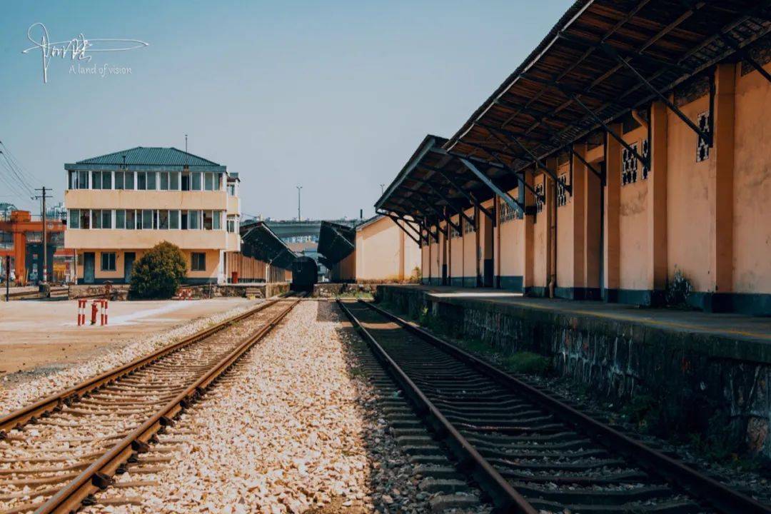 杭州曾经的铁路枢纽中心，现状如斯，凝重而且不失壮美