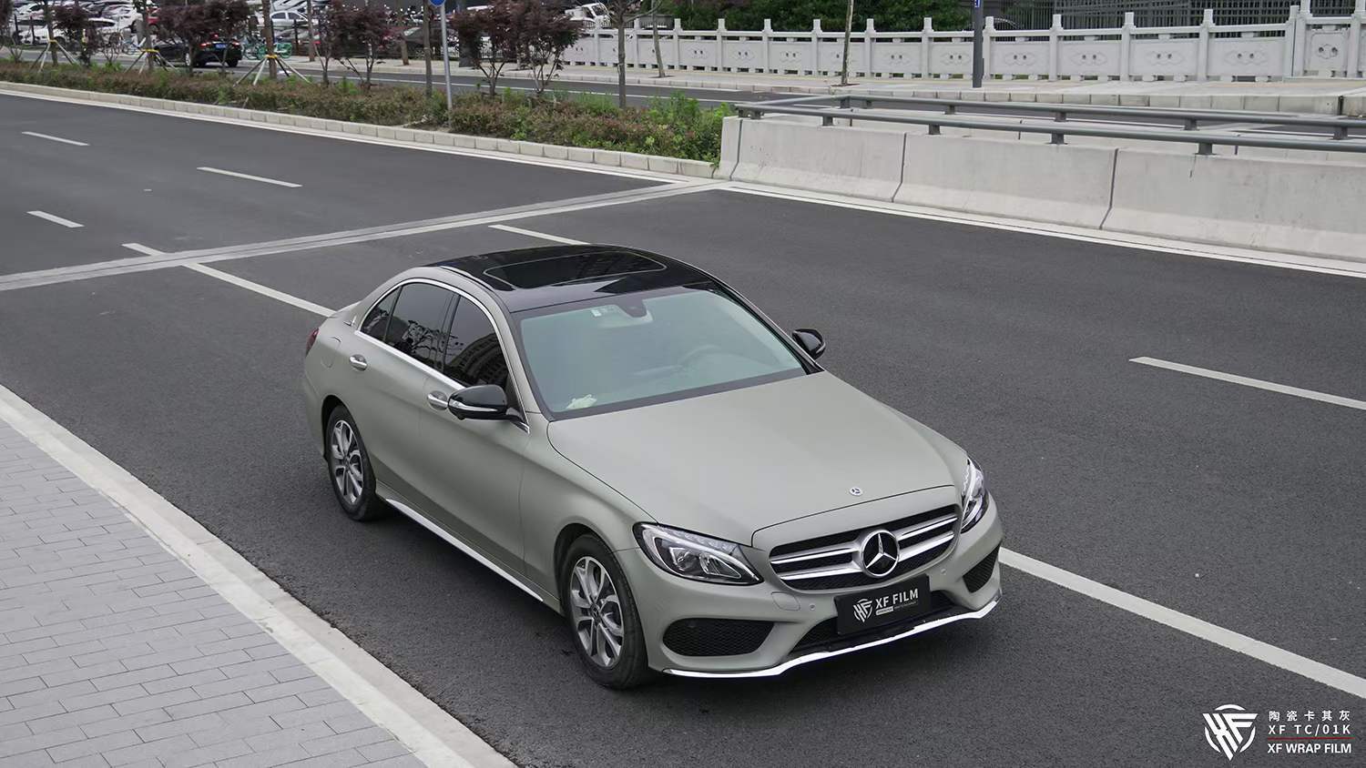 质感细腻低调耐看奔驰陶瓷卡其灰改色膜熊范范