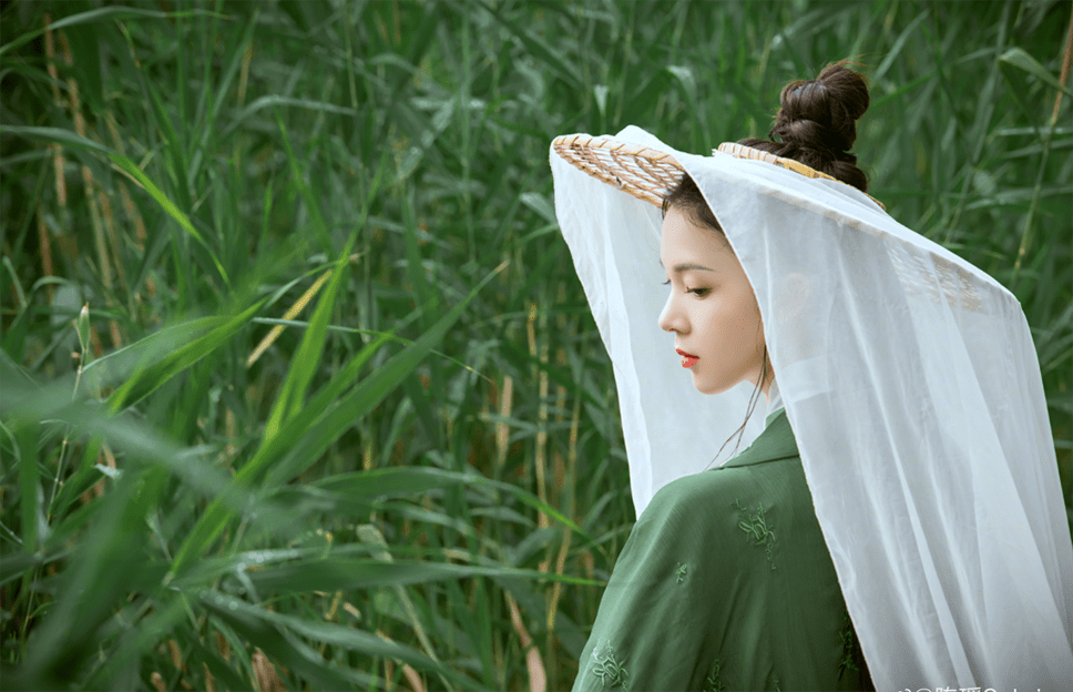 原创陈瑶荷塘古风写真大片绿衣高马尾清新淡雅陈瑶太美了