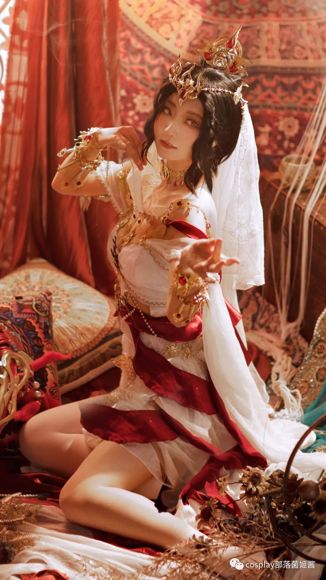 cos剑网3百相明教成女cos正片艾瑞