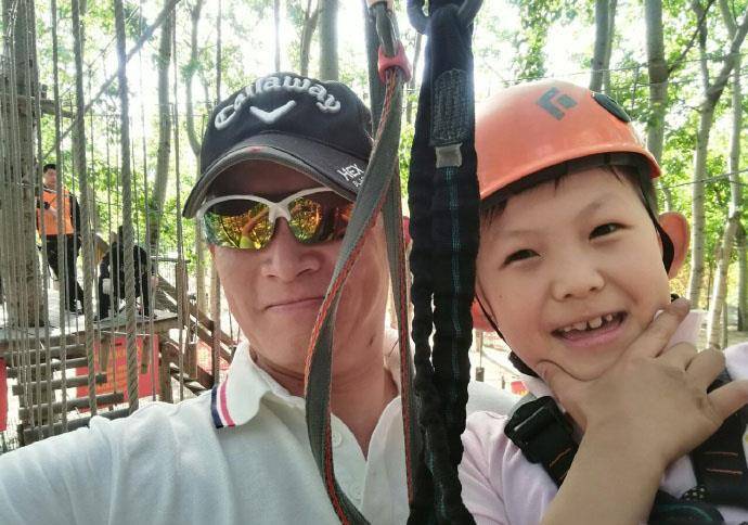 原创杨志刚全家情史近照小娇妻贤惠曾赚钱养家儿子调皮像极了爹