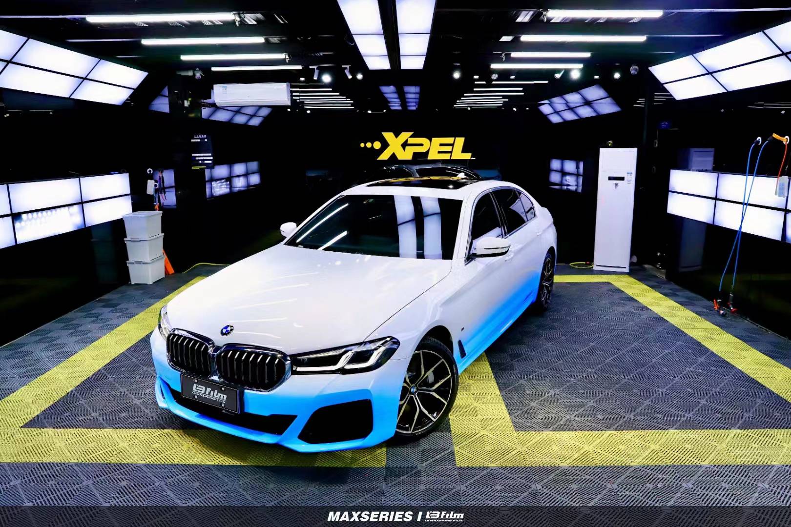 涂装定制膜宝马5系渐变白变蓝彩绘设计改色膜lbfilm