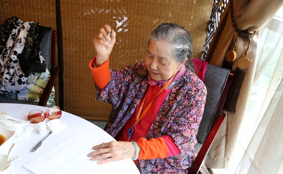 原创歌唱家叶佩英去世告别仪式4月13日举行平安龚琳娜悲痛悼念