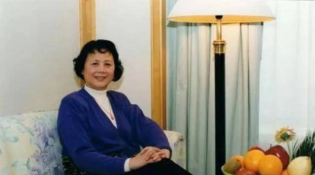 石钟琴饰演白毛女爆红恋人苦等她十年今77岁仍热爱舞蹈