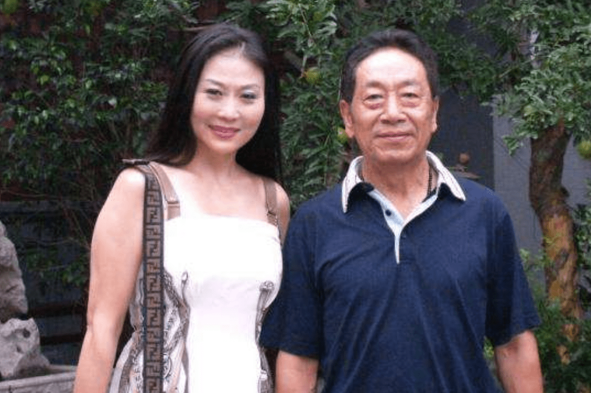 女演员饶芯语:31岁嫁68岁王奎荣,发誓要和老公白头偕老!