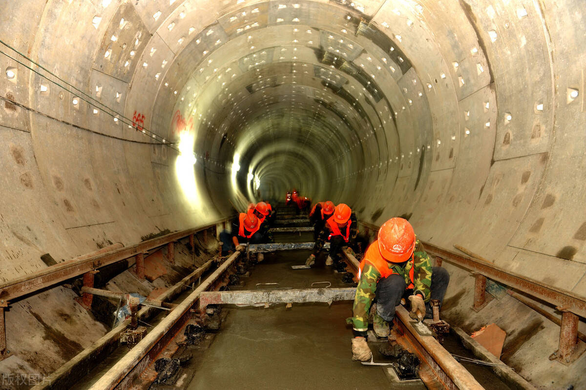 中国修地铁最难的城市一铲子下去就能挖到文物你去过这里吗