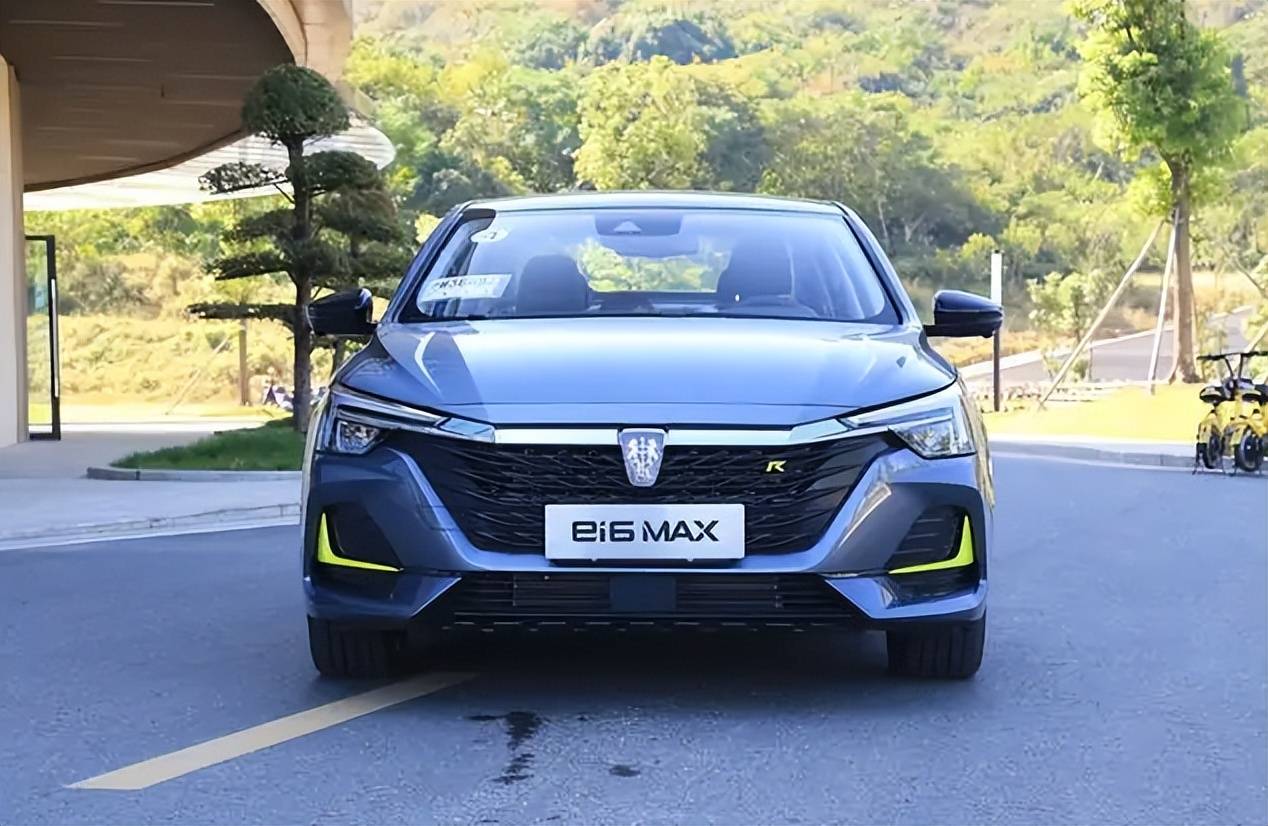 荣威ei6max插电混动的大天窗太吸睛了