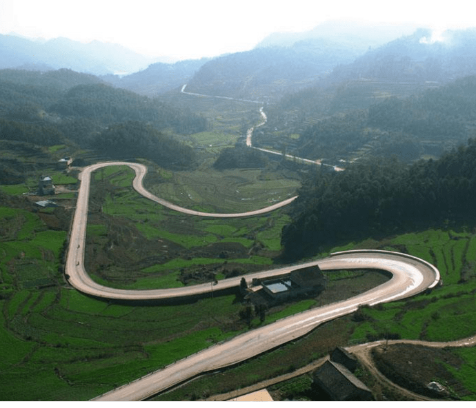 原创中国唯一没有平原的省铁路虽然不发达但公路却是全国第一