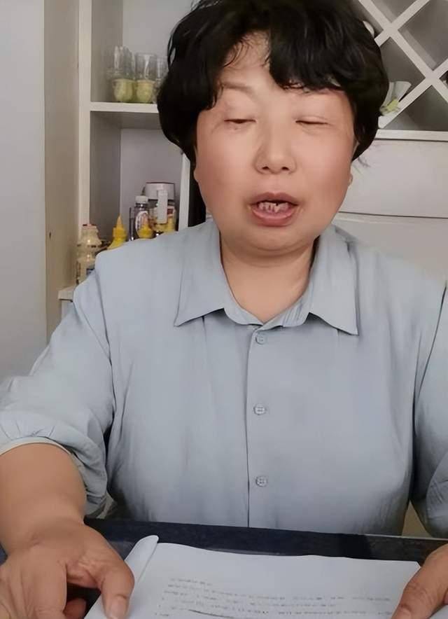 原创越挫越勇杜新枝直播带货郭爸当助理老杜中途看稿子太尴尬