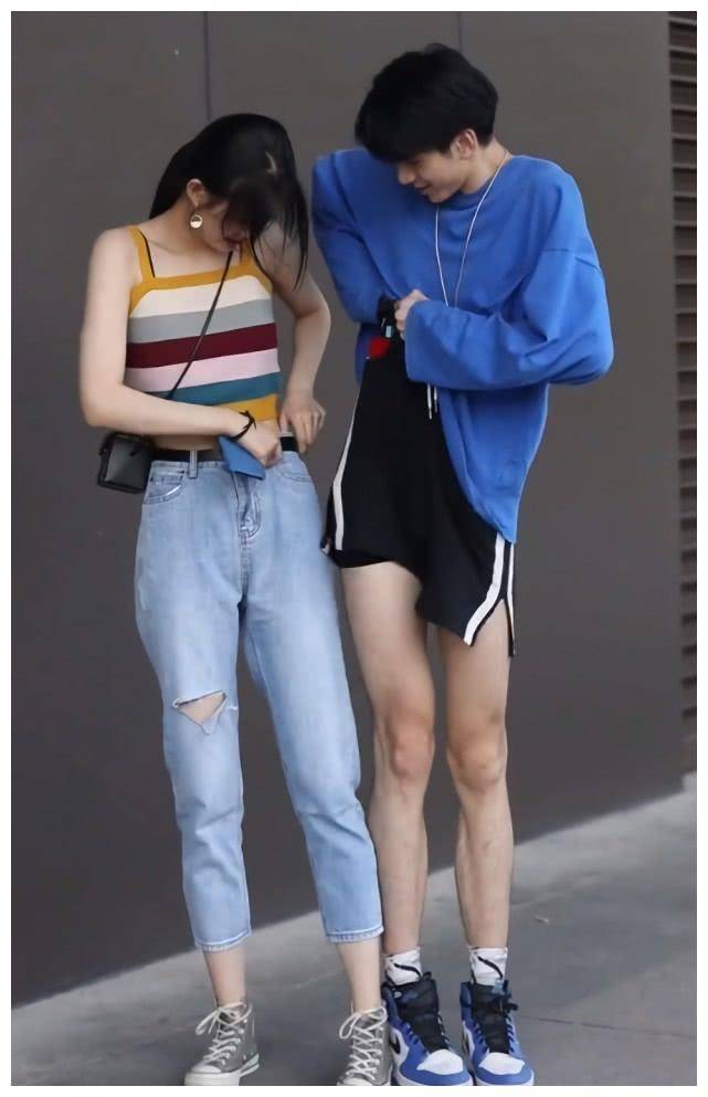 原创当经典匡威撞上蓝色aj你青春我帅气但前者却输得很彻底