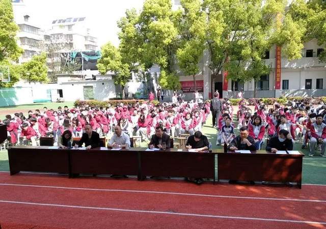 安庆市龙门高中举行永远跟党走奋斗新征程演讲比赛