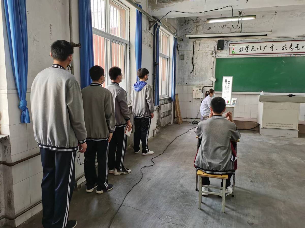 体检不必奔波烦春风送暖入校园濮阳市油田三高高三学生高考体检掠影