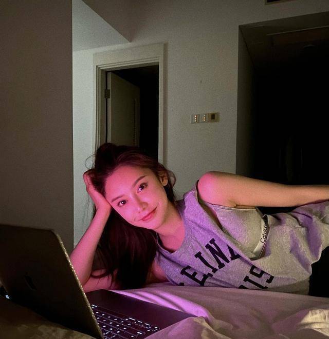 原创美娜近况28岁身材火辣粉丝300万1米67大长腿最美nba主播