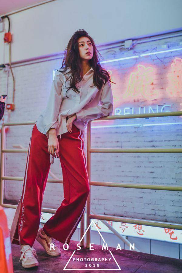 她被誉"国羽最美女神"25岁凹凸有型却单身,网友:倾国倾城_李瑶_羽毛球