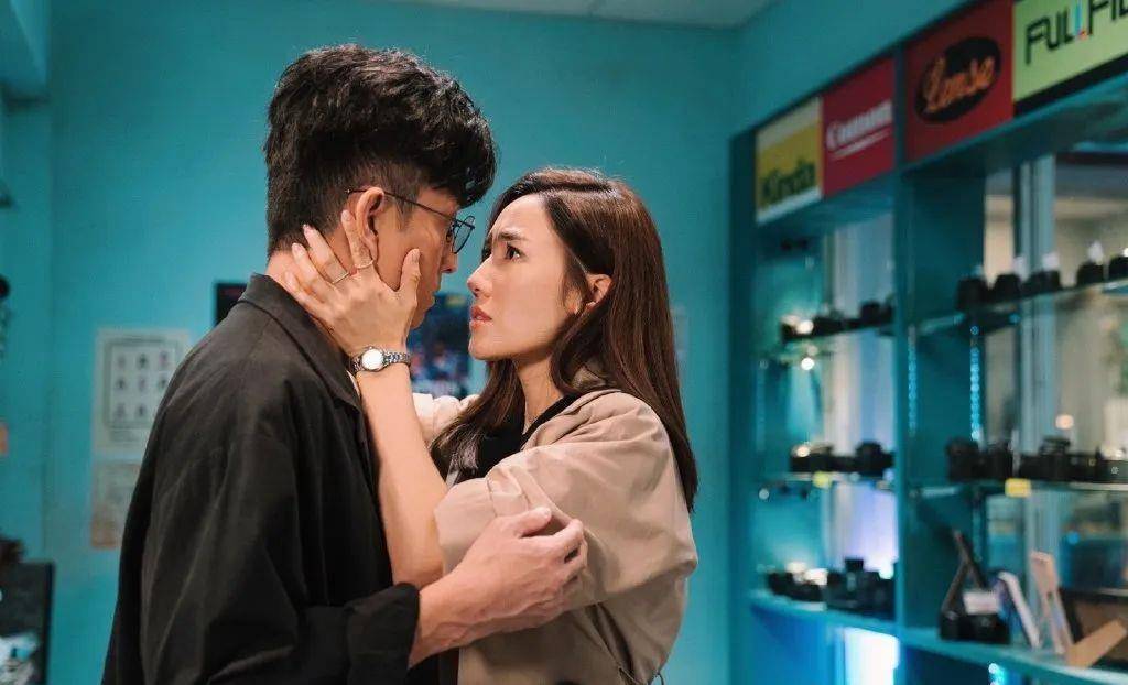 maurice一直追查自己在大厦的小三又是谁?