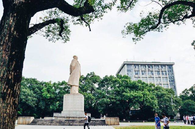 长沙：有人说“从来没有见过哪个城市，号称娱乐至死