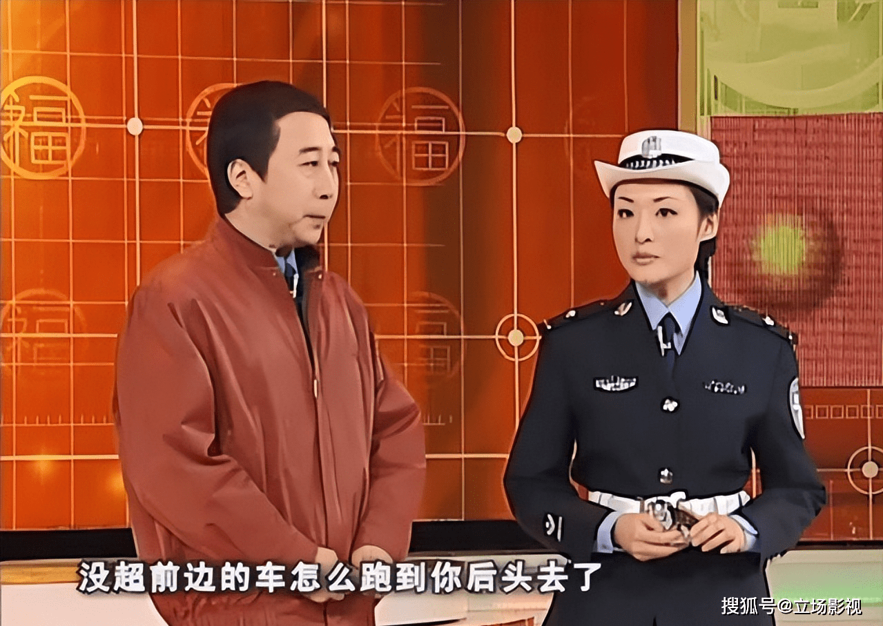 2003年央视春晚上,周涛和冯巩合作了一部小品《马路情歌》.