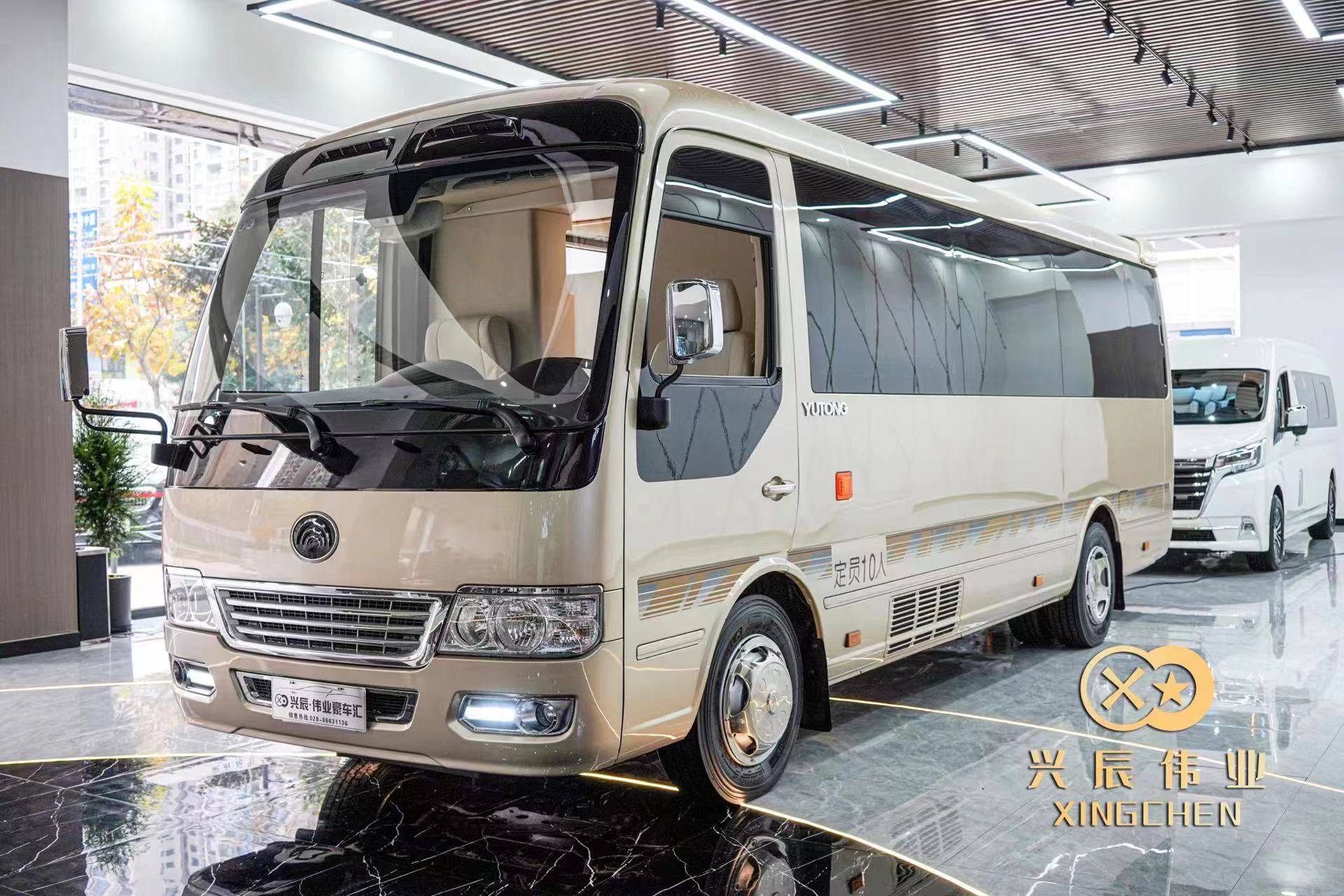 高端商务车的典范宇通t7让我们走进它感受近在咫尺的星河璀璨