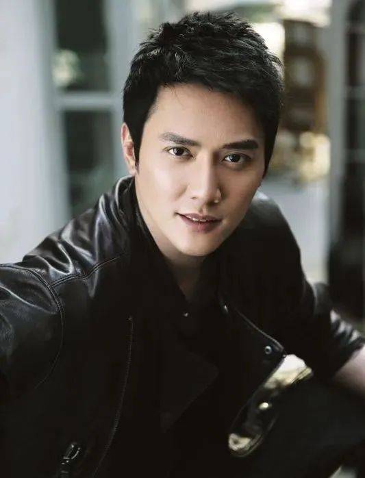 跟赵丽颖离婚后冯绍峰咋变成这样了