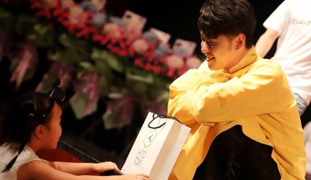 原创应援曲收藏破百万德云社张云雷的粉丝完美诠释什么叫藏龙卧虎