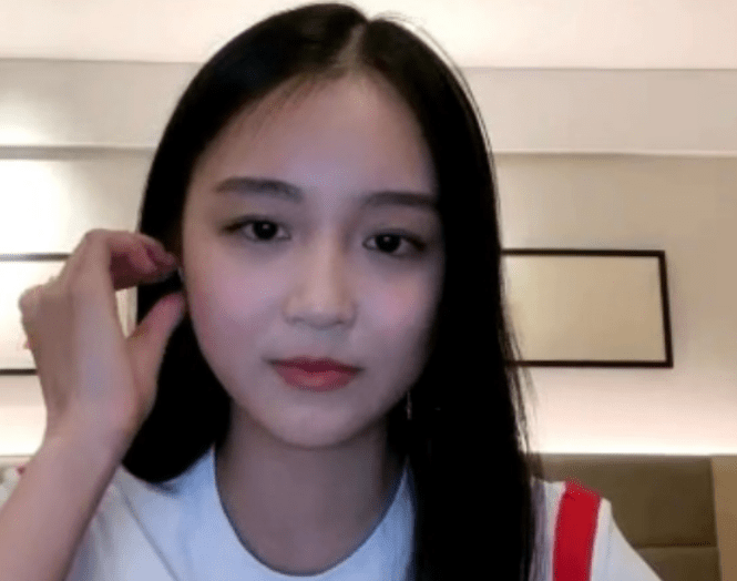 中国19岁奥运女神再次被质疑_朱易_爱凌_因为