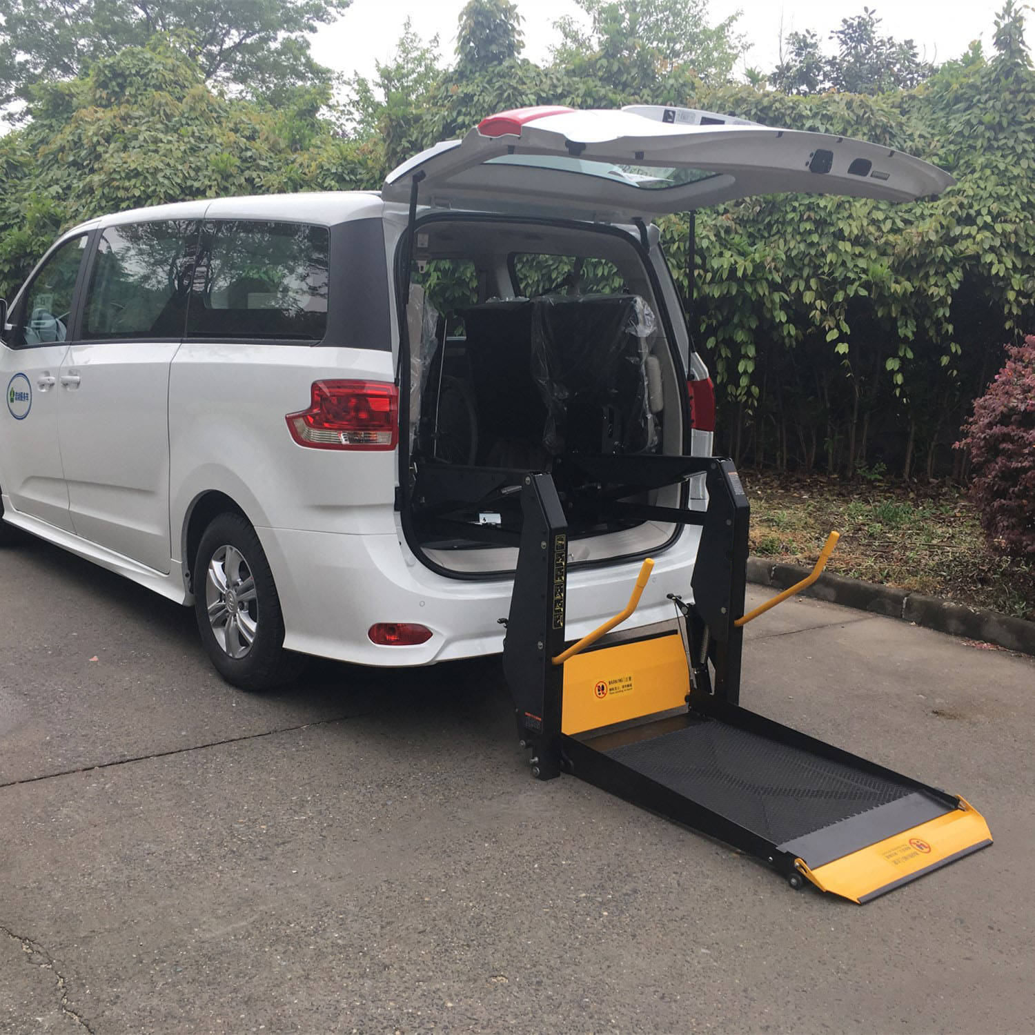 车载轮椅升降机打造出行无障碍生活