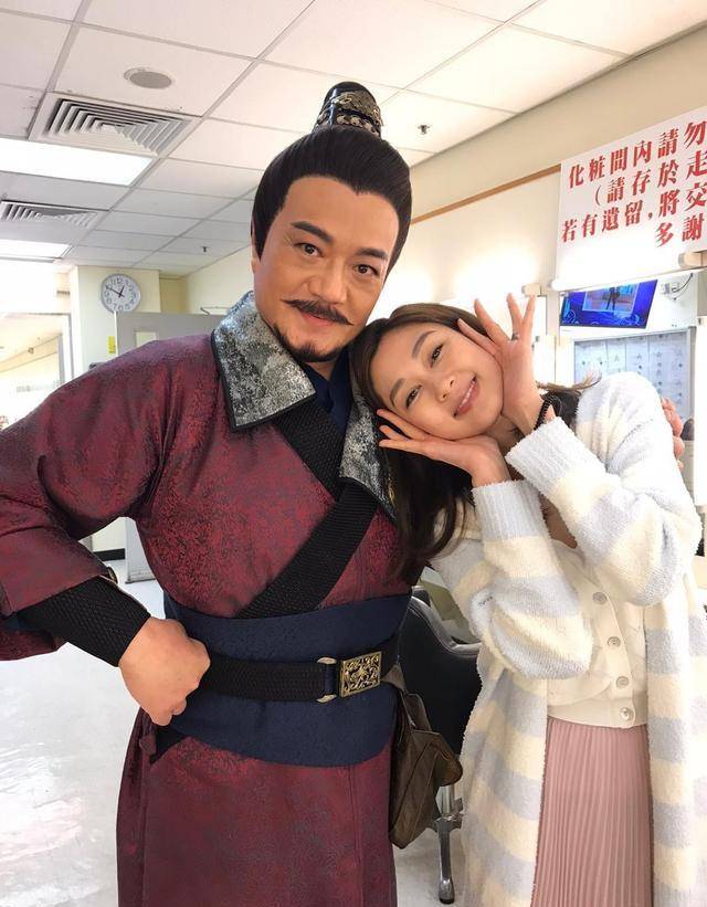 63岁的tvb著名老戏骨鲁振顺最终打算结婚曾被网友质疑其性取向