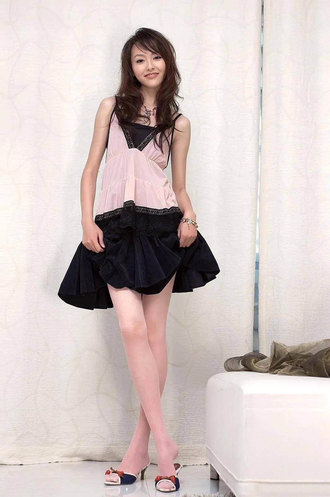 明星图集大长腿唐嫣