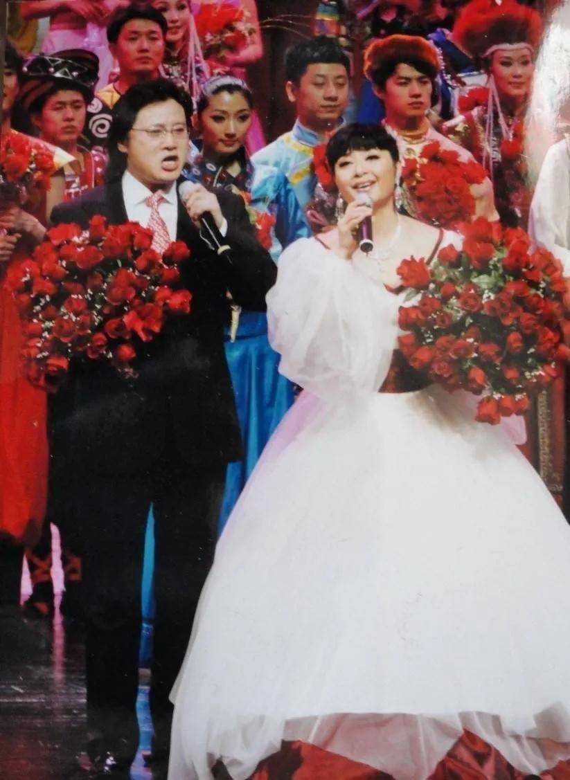 歌唱家殷秀梅,不顾家人反对嫁国外丈夫,我要追求幸福_姜昆_男人_婚礼