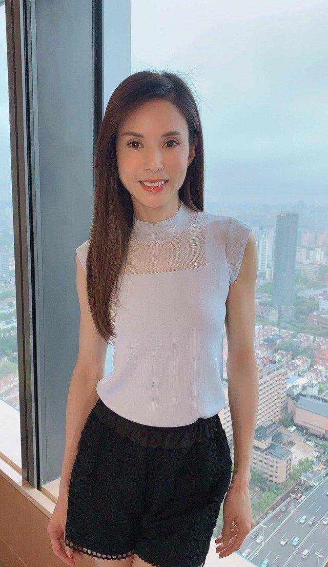 未p图近照曝光,颈纹明显被网友嘲讽:看脖子知年纪_感情_郭应泉_婚纱