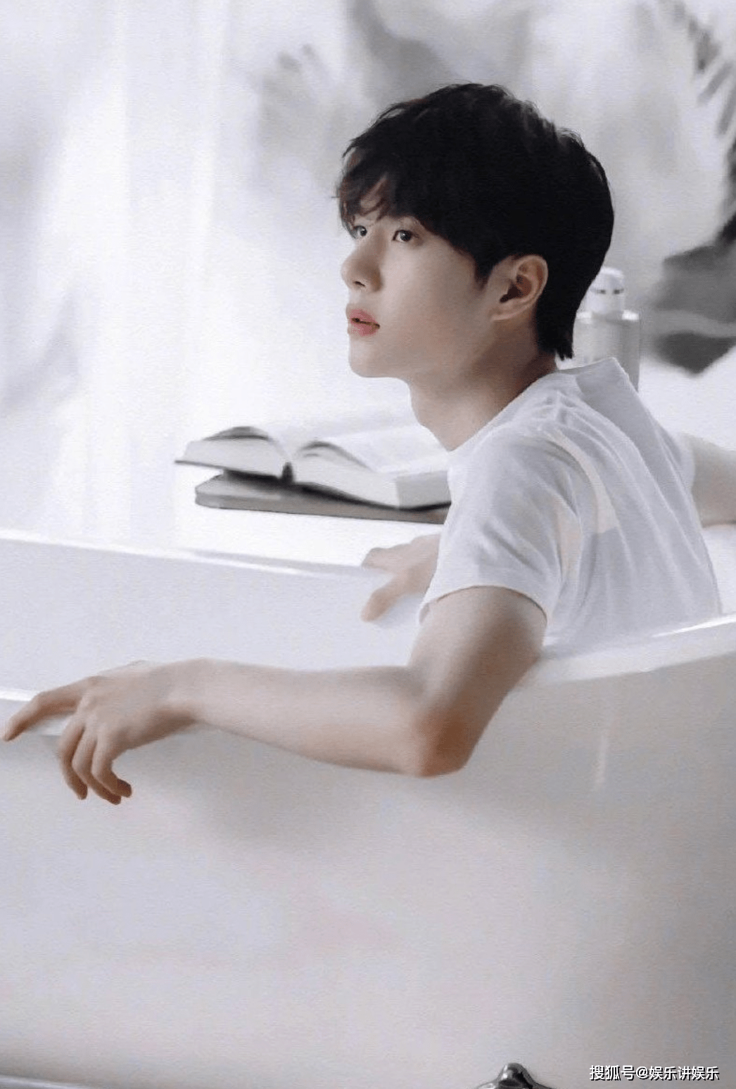 原创王一博蕉内广告拍得有多过分粉丝哥你是一点儿都不露啊