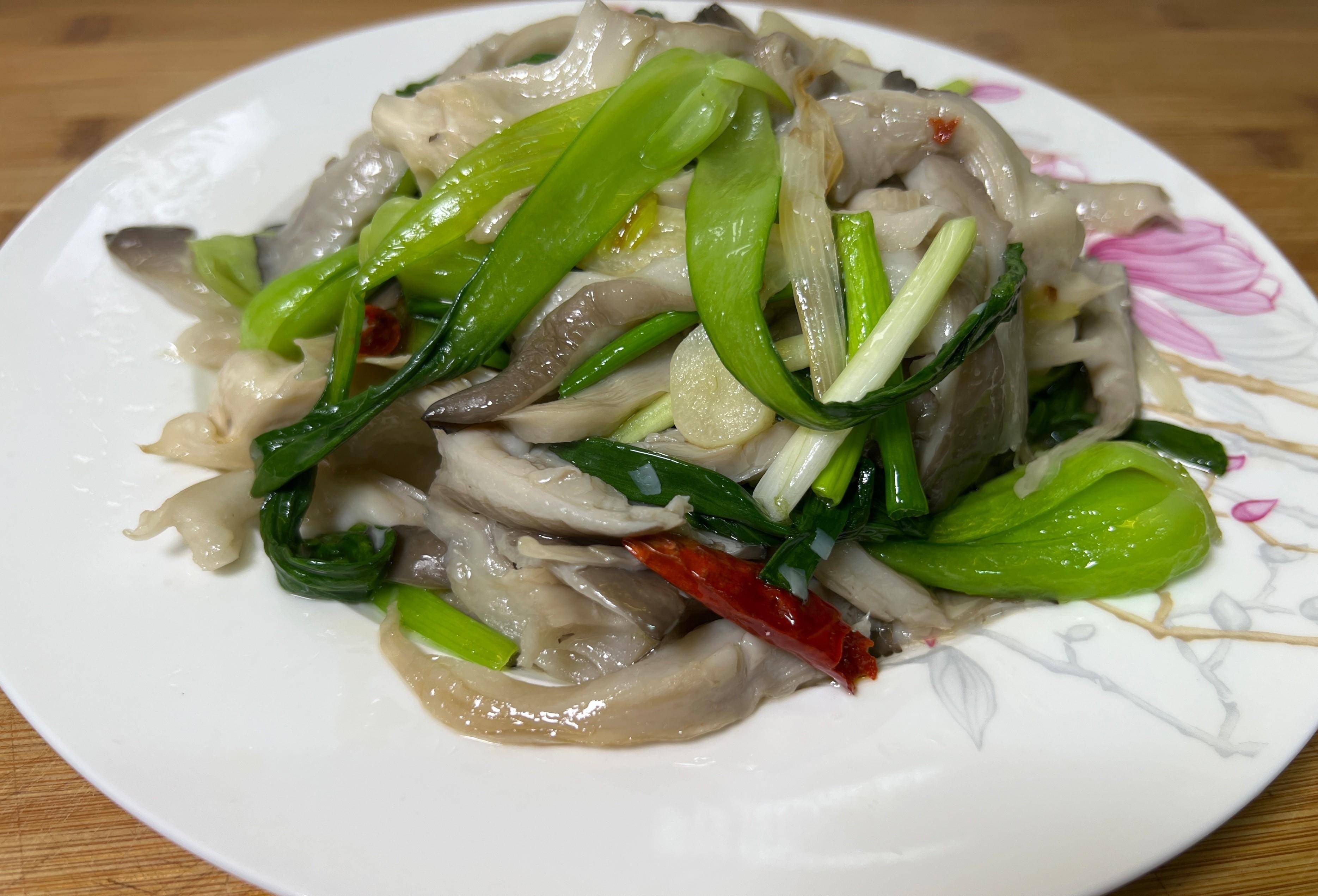 原创平菇小青菜的家常做法青菜翠绿不发黑平菇鲜嫩入味营养开胃