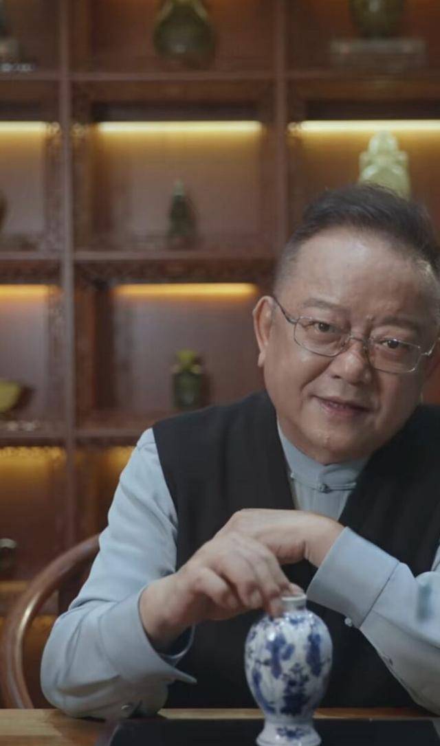 原创71岁王刚晒近照却意外露富厨房安电话大厅还摆着石狮子