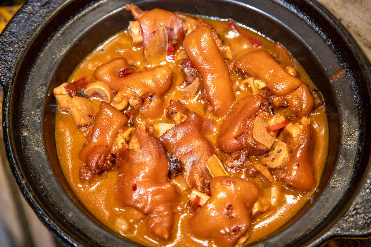 原创来自宫廷酱猪蹄秘方酱香酥软口感软糯错过就再也没有了