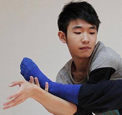 李响:顶尖青年舞者,用实力诠释"翩若惊鸿,矫若游龙"_舞蹈_观众_舞台