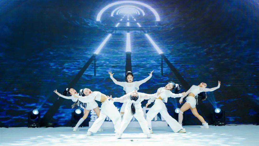 舞林新生代广州晋级赛火爆开启汇聚舞林高手角逐舞林之星