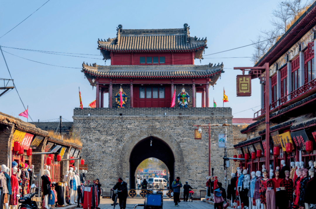 这里还是一座承载着岁月的海滨老城.时光悠悠,海风习习.