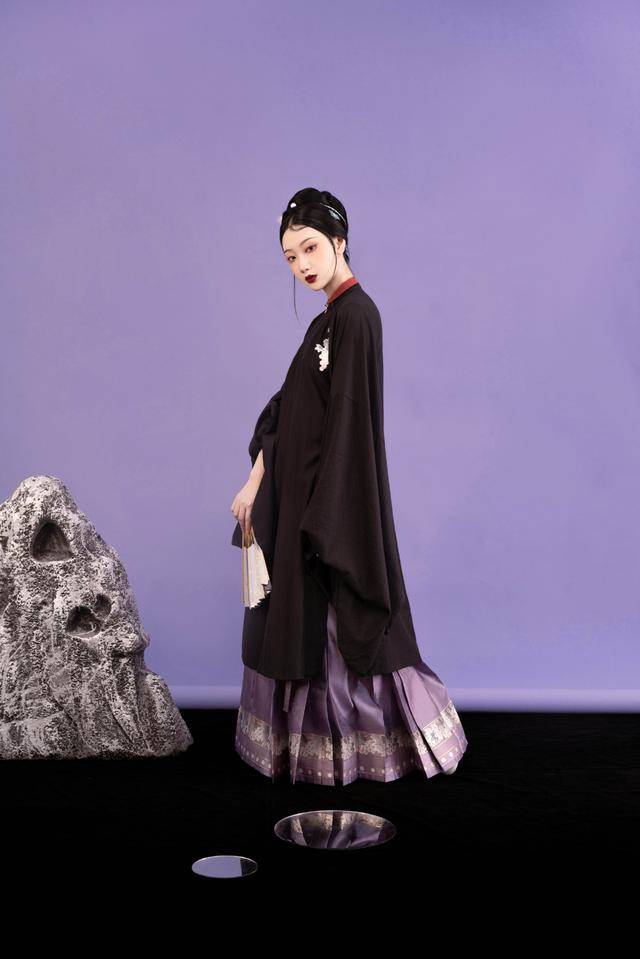 原创汉服也有暗黑风冷酷与优雅并存个性十足