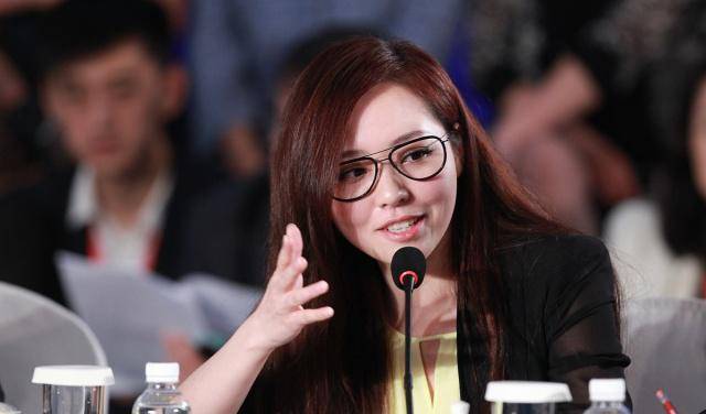 全,因《超级女声》走红,嫁大19岁二婚男,如今成这样_张靓颖_冯珂_男友