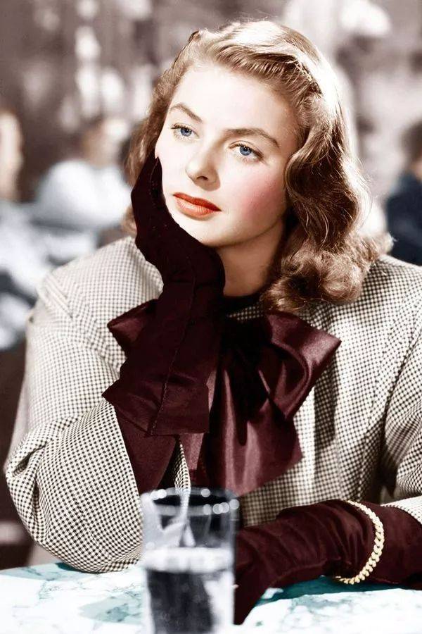 英格丽·褒曼是在好莱坞大放光芒的瑞典巨星,她以《卡萨布兰卡》中的