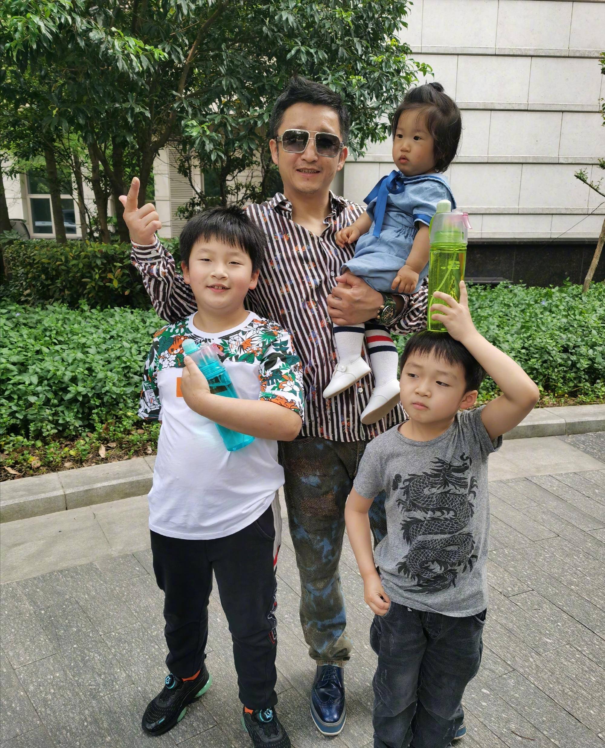 原创冉莹颖罕见曝光三胎近照基因继承了邹市明儿子国籍让人深思