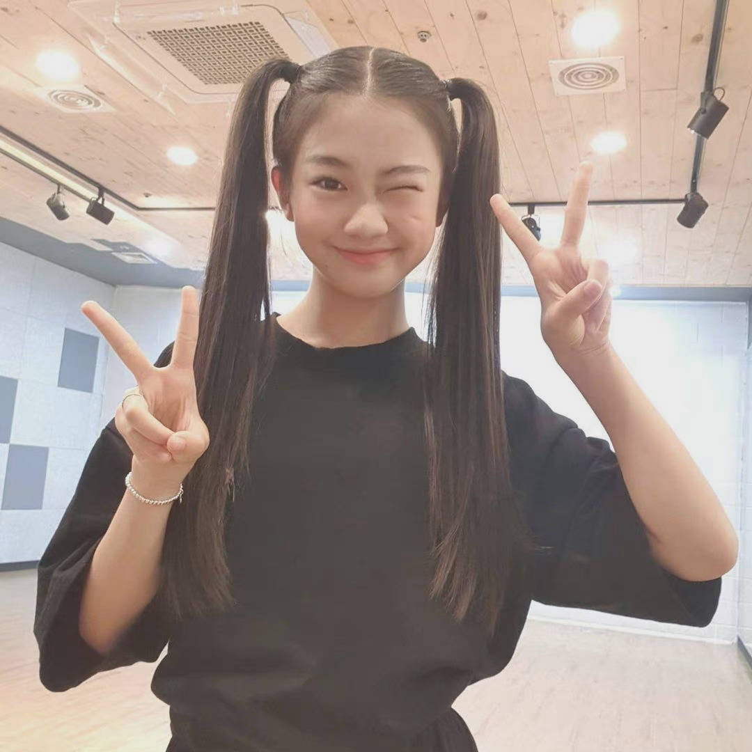 原创exo金钟仁5年前邀请罗夏恩如今sm与她签订专属合约