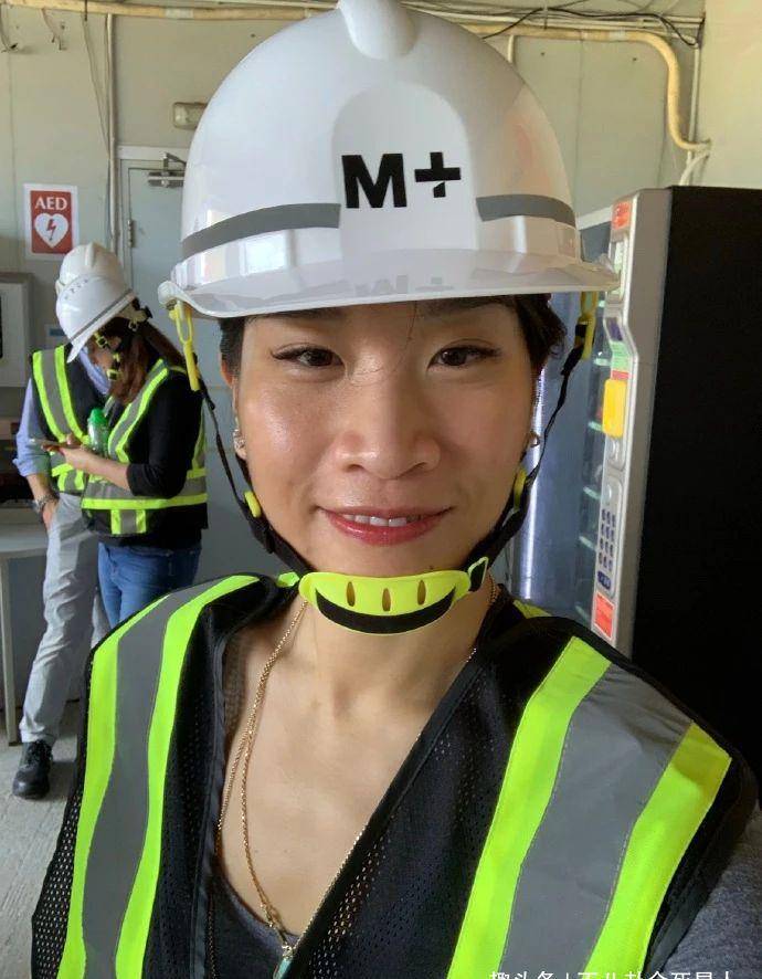 她是最"丑"名媛却是哈佛毕业,父母都是富商,杨紫琼是她干妈_潘楚颖_潘