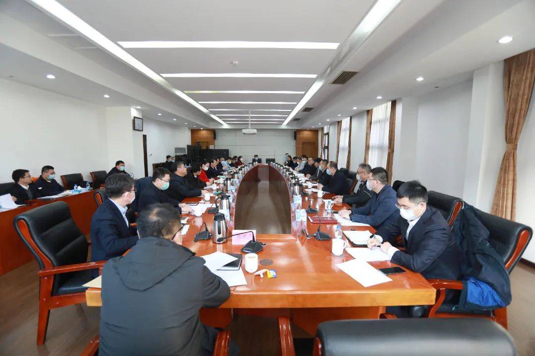 副区长卢庆雷和首开集团党委书记,董事长潘利群,总经理李岩,副总经理