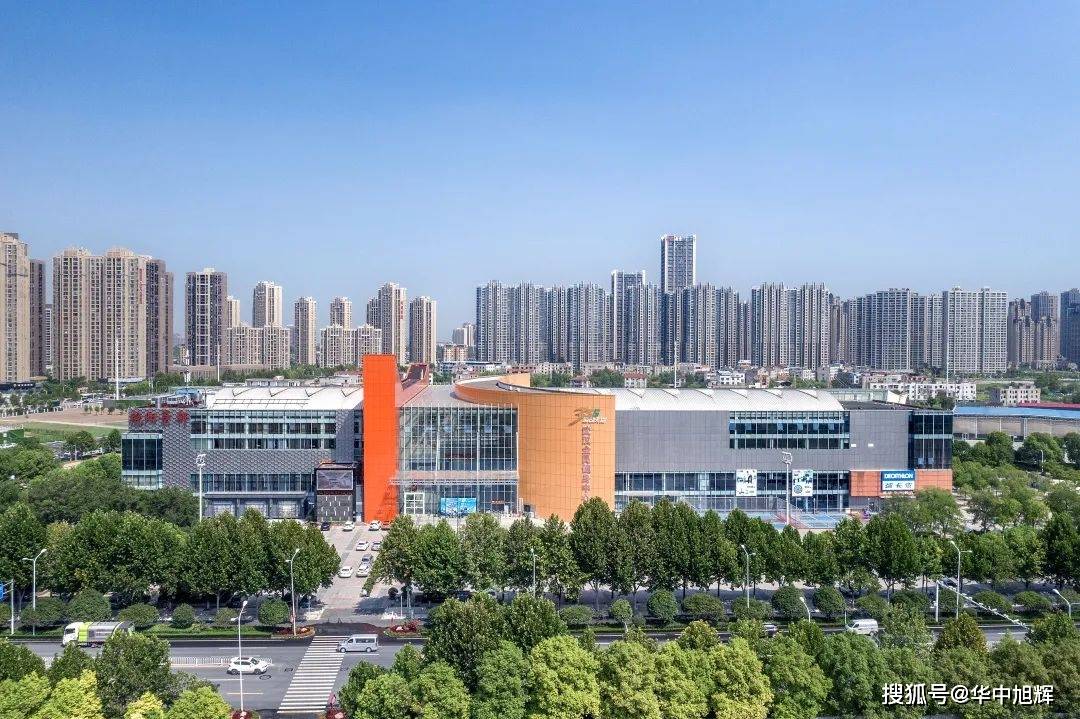 图片来源:塔子湖体育中心实拍图作为优质的商业综合体,便捷的配套是必