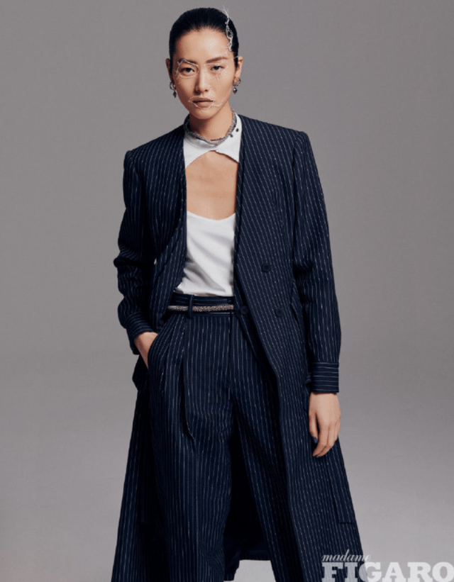 原创刘雯巴黎封面大片完美演绎前卫摩登造型不愧是顶级超模