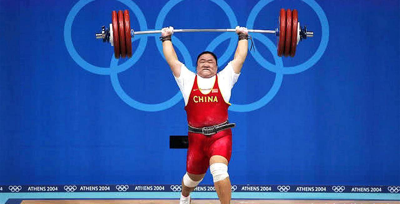 举重冠军唐功红罕见现身:发福严重内脏已受损,7岁儿子很像她_身体